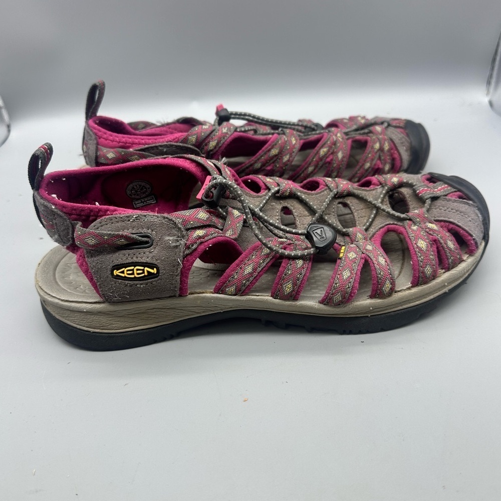 KEEN Women's Maroon and Taupe Sandals